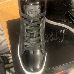 Never worn Black w/ white trim Pastry Pop Tart Glitter hightop Women size 8